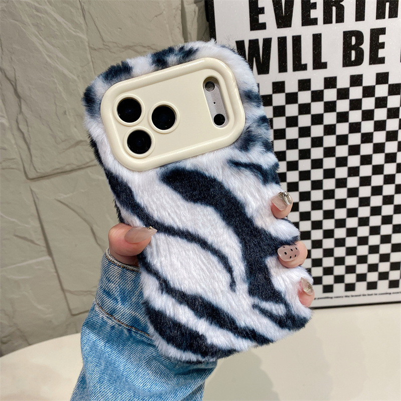Luksusowe etui na telefon z wz – Apple Iphone 15 recenzja i cena